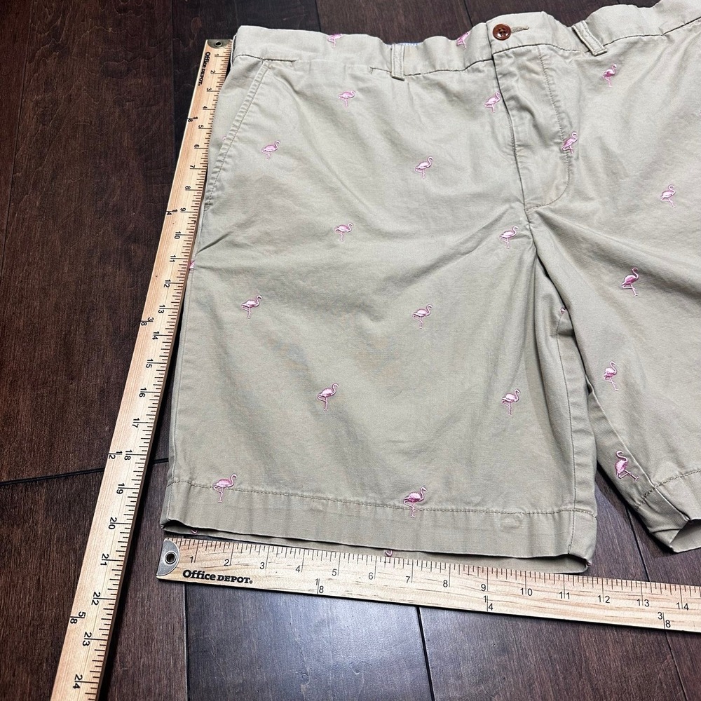 Tommy Hilfiger Classic Fit Khaki Shorts With Pink Flamingos‎ Men's Sz 40 - Picture 4 of 7